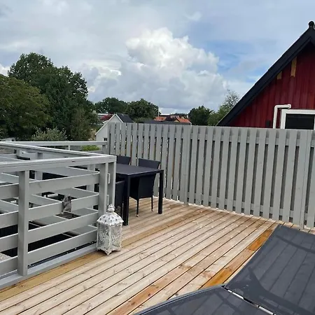 Med Tagterrasse, Have Og Pool. Apartament *