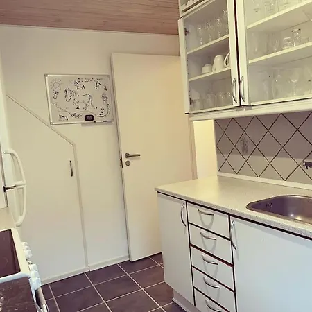 Apartament Med Tagterrasse, Have Og Pool. Vipperod